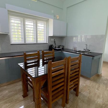 The Karlyle Homestay Vaduvanchal 외부 사진